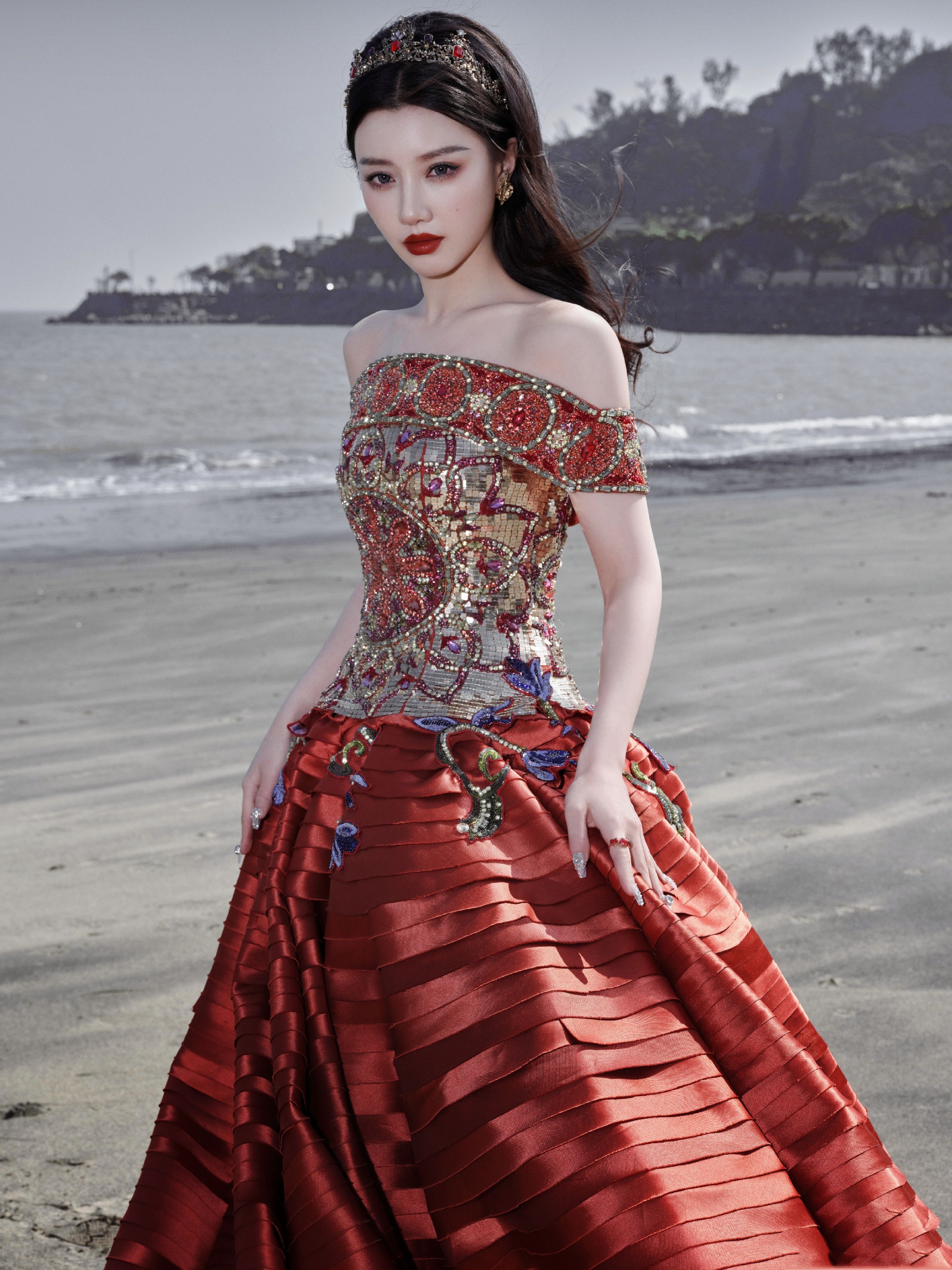 王鹤润：浓颜精致，玫瑰美人。王鹤润