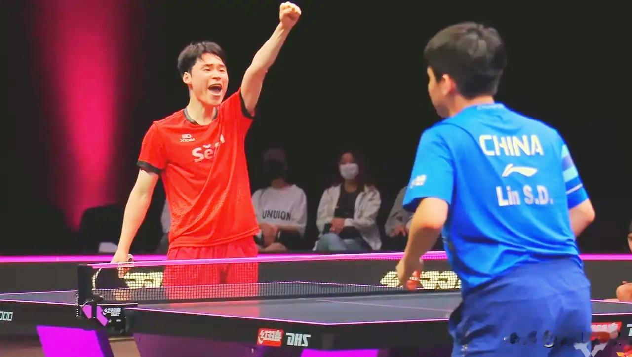 张禹珍现在怎么这么狂？整场比赛嗷嗷的叫，比张本智和还烦人！其实他一直很狂