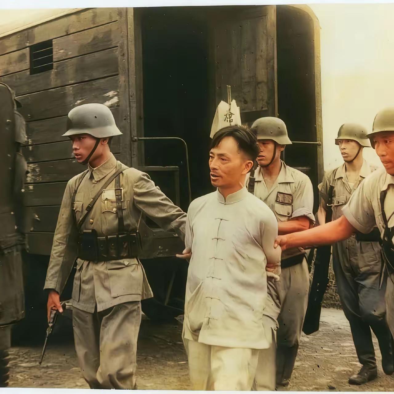 1949年上海解放前夕，国民党上海驻军司令部第六调查局军统六处上校齐蔡瑜，因“外