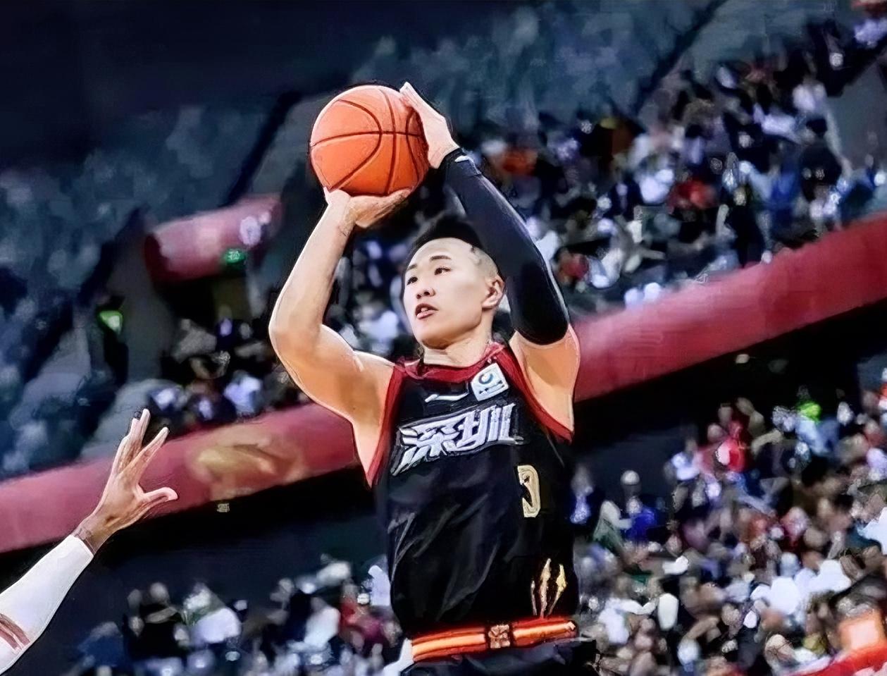 贺希宁：周队，你觉得深圳男篮这赛季有多大机会能够夺冠？？？周鹏：我不要我觉得，