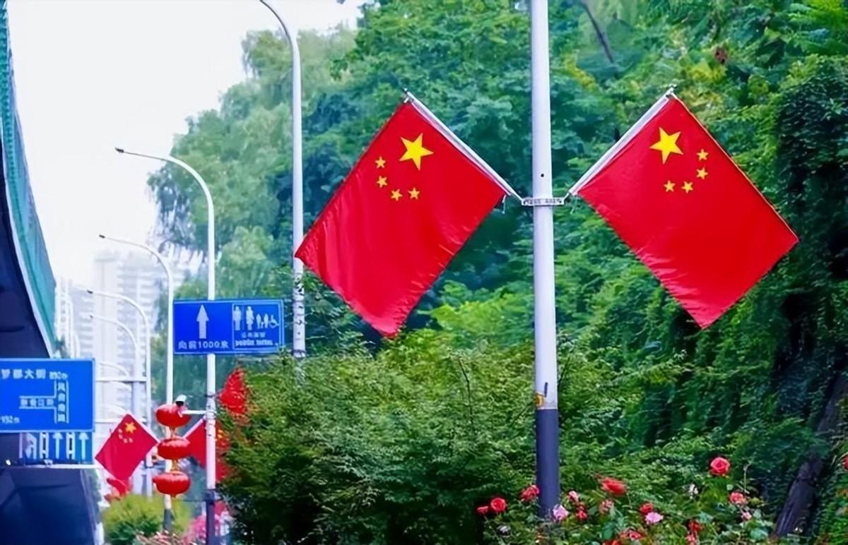 菲：喂，听说你们发声明了？中：啥声明？我不记得了。菲：别装了，那个96小