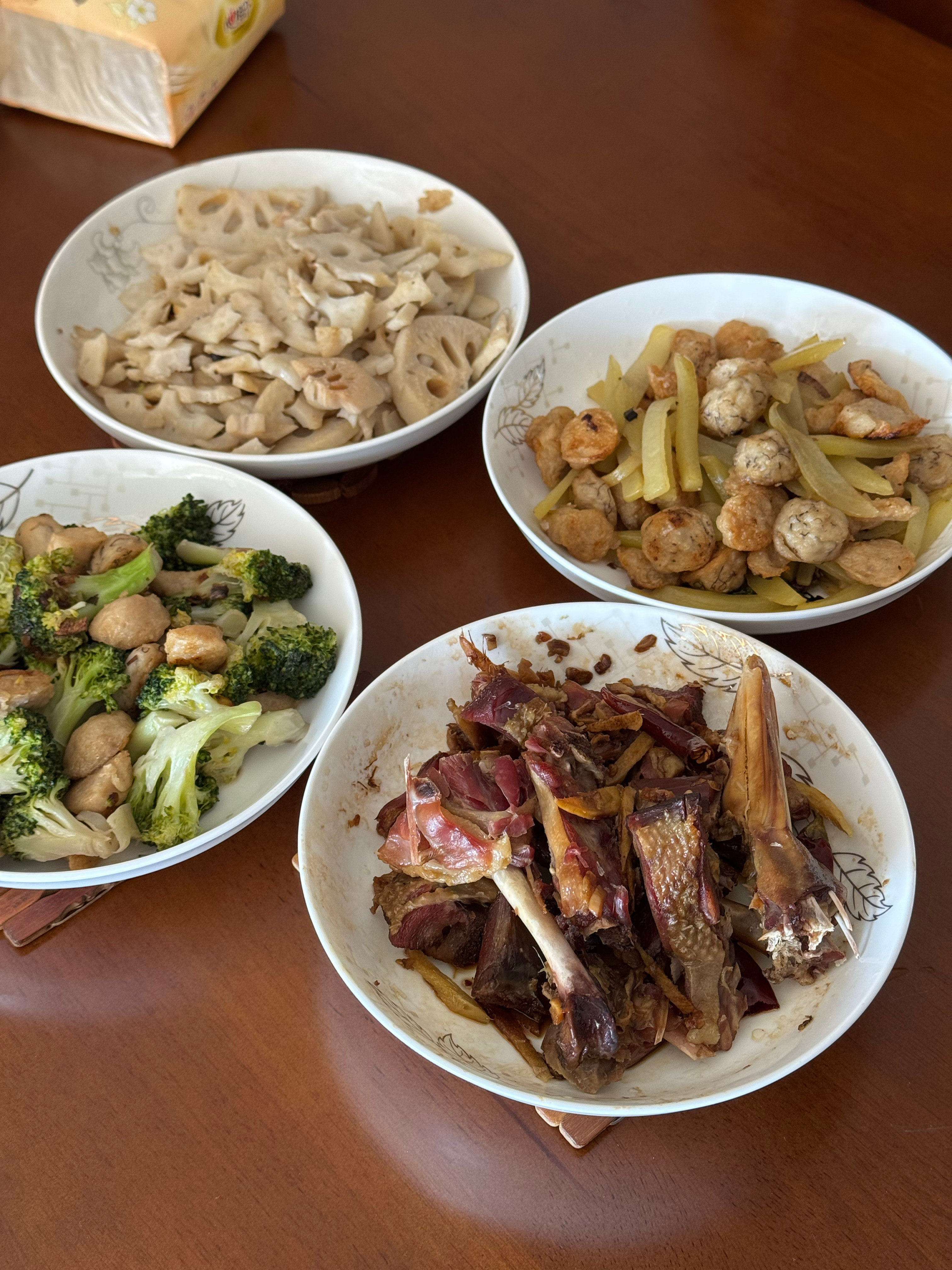 现在这样吃饭的老式孩子，不多了