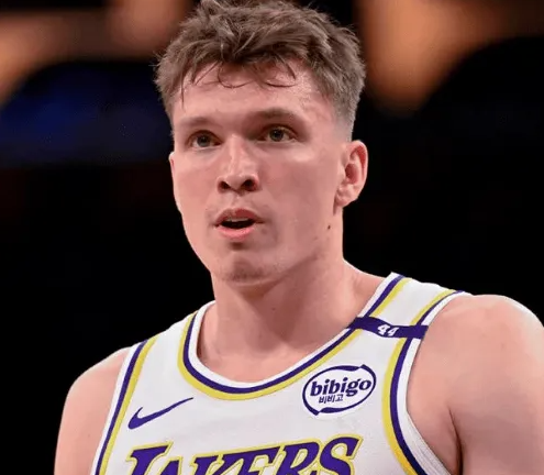 NBA季前赛，湖人126-116战胜勇士。全场比赛，克内克特出战34分钟，9中