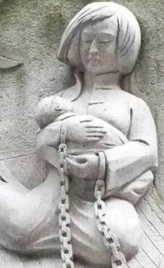 1928年常德刑场上，23岁的王月贞说出最后一个愿望时，持枪的士兵突然集体转身。