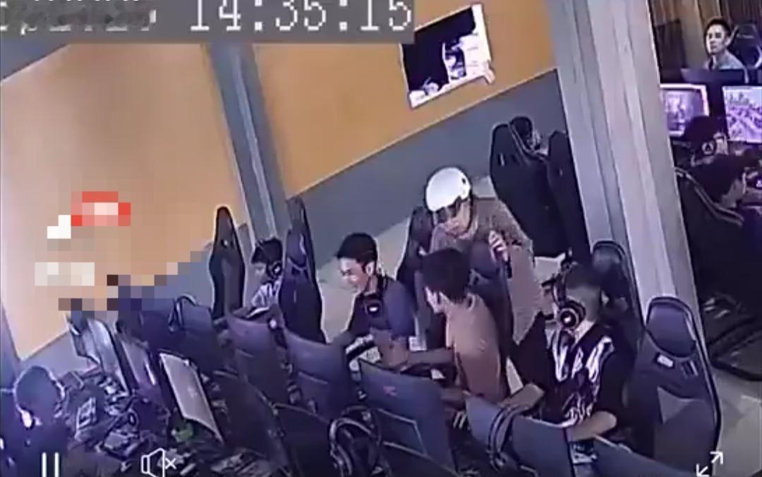 网吧里一段监控视频，看完又好笑又觉得暖心。越南一位奶奶着急找偷偷跑出门上网