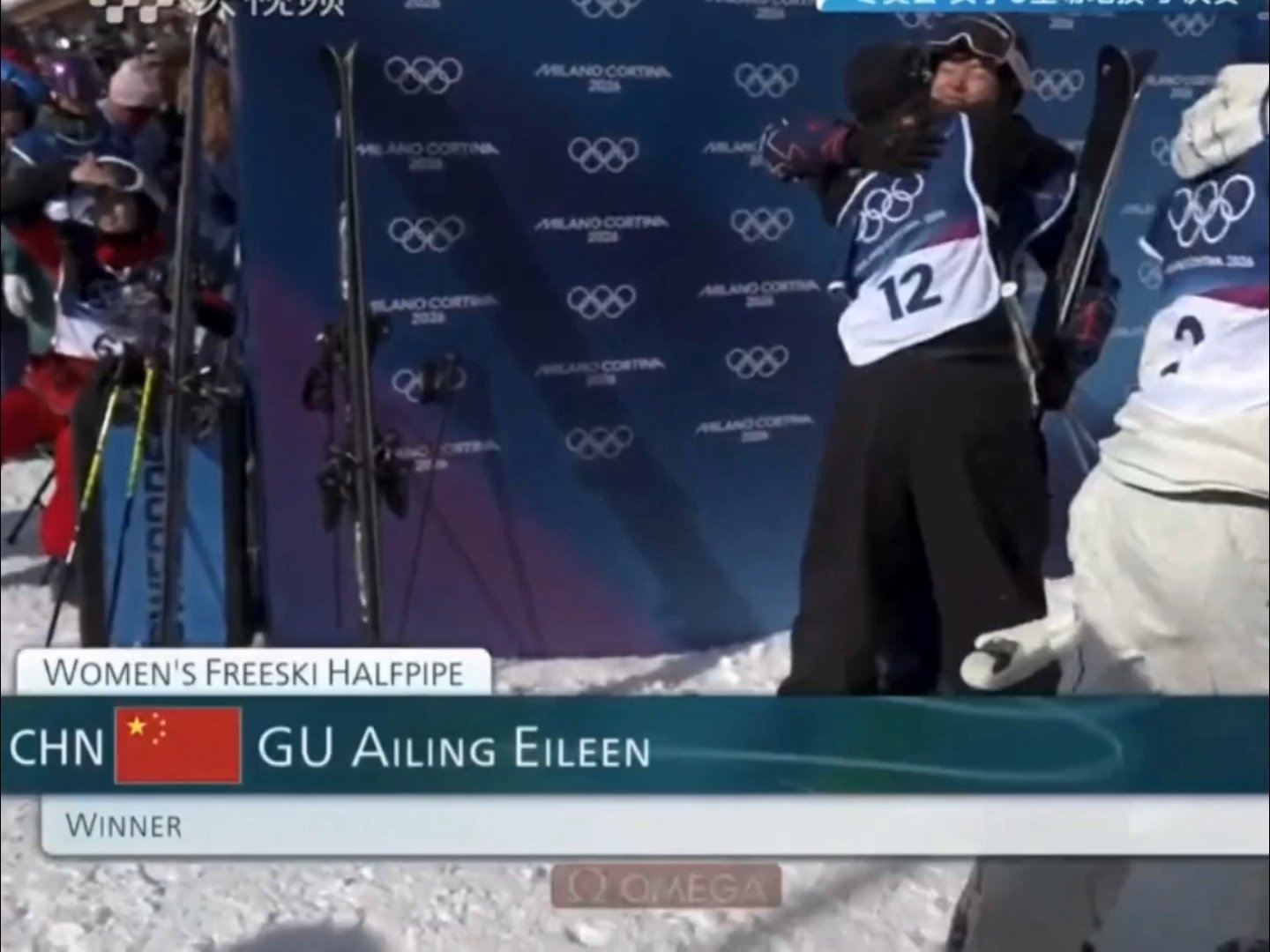 麦孜燕哭惨了，贡献了解说最精彩的一次谷爱凌夺冠：中国选手谷爱凌在坡面障碍和大跳台