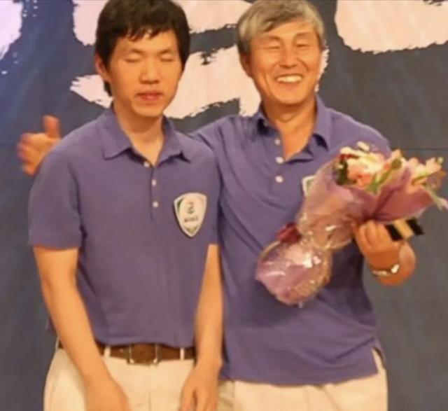 很多人都在揭露韩国足球在韩日世界杯上的表现，指责其有点不守规矩。其实，在围棋界也