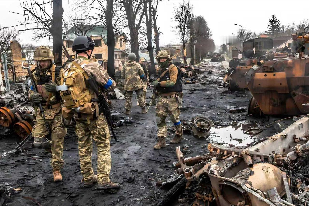 俄罗斯迟迟未攻克乌克兰的关键，印证了毛主席的古老预言俄乌冲突打了这么久，战局陷