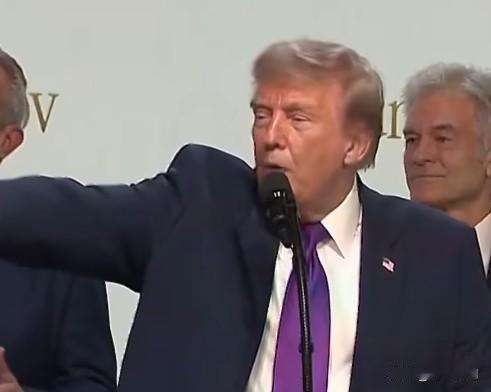 美国人刚果染埃博拉，特朗普政府紧急转移至德国治疗并出台旅行禁令一名在刚果的美