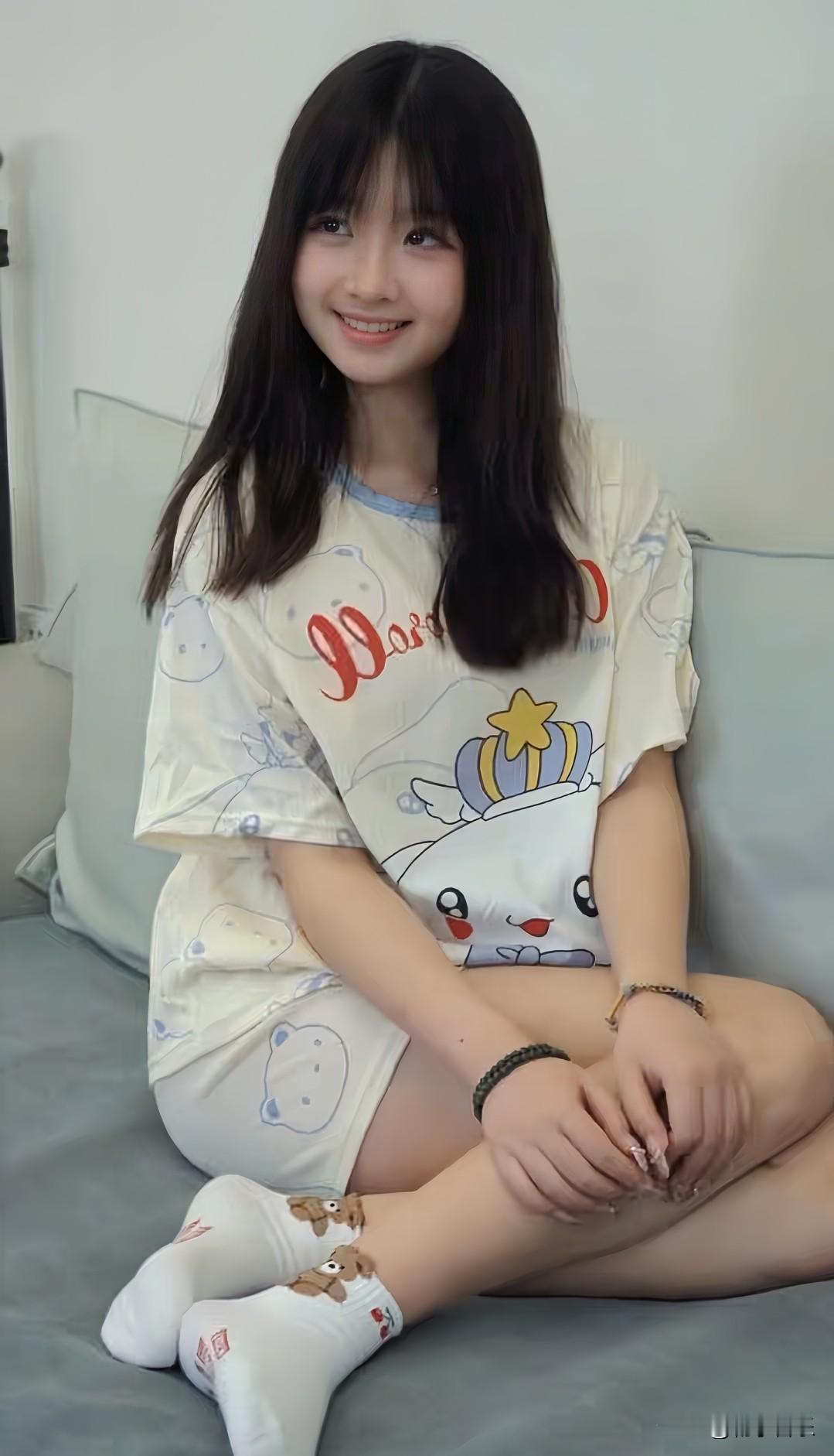 软乎乎萌趣睡衣加持，少女心原地爆棚💖元气满格，今天也是甜度超标的一天！🌟?