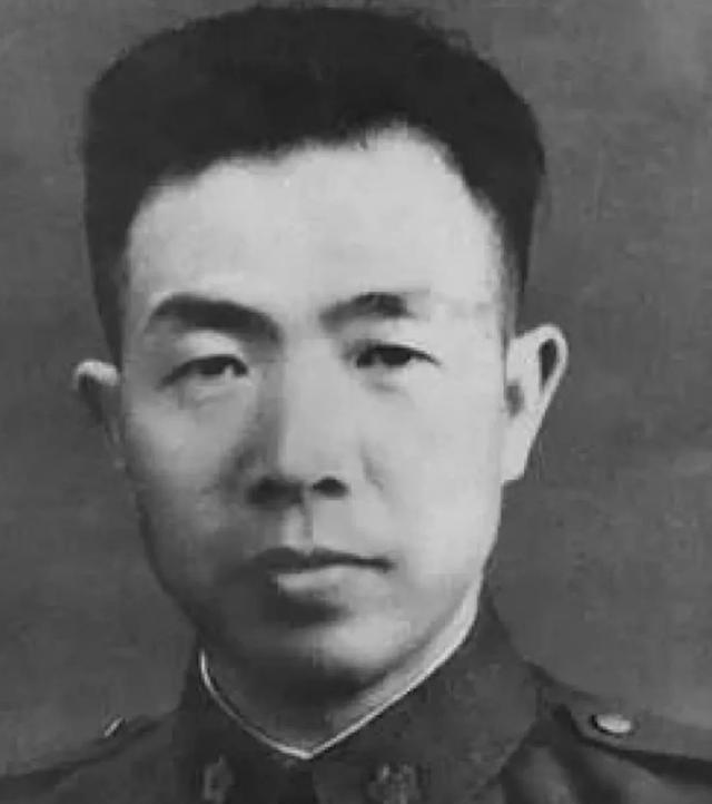 原国民党新七军长李鸿在长春投诚后，解甲归田后回湖南老家，1950年受孙立人邀请由