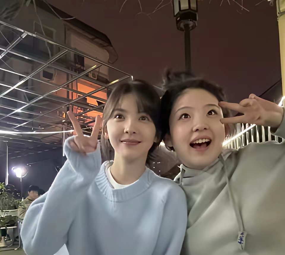 章若楠真的是中了基因彩票了和妹妹的差距好明显