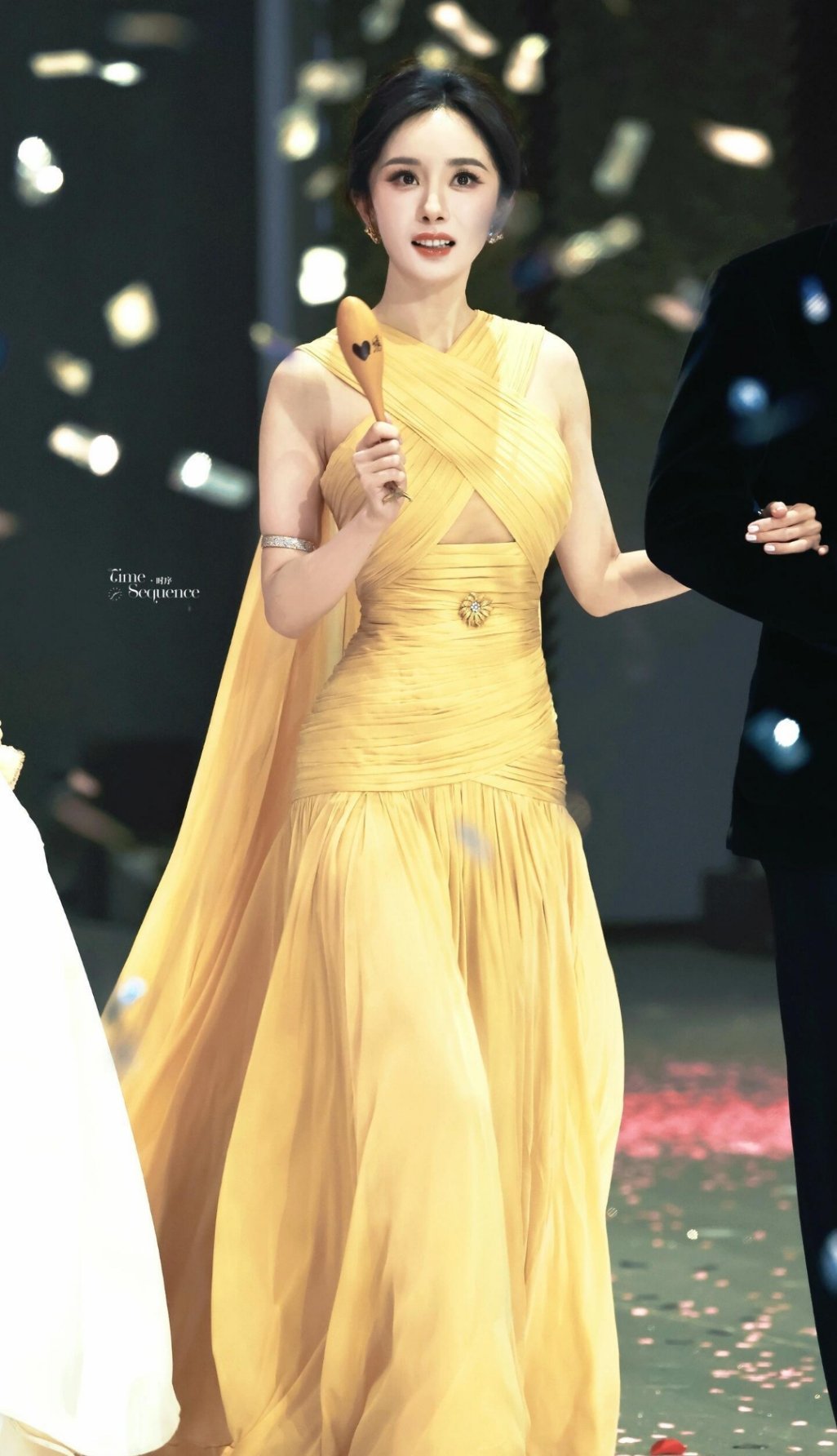 杨幂尖叫年度演员【杨幂】金灿灿沉甸甸的稻谷