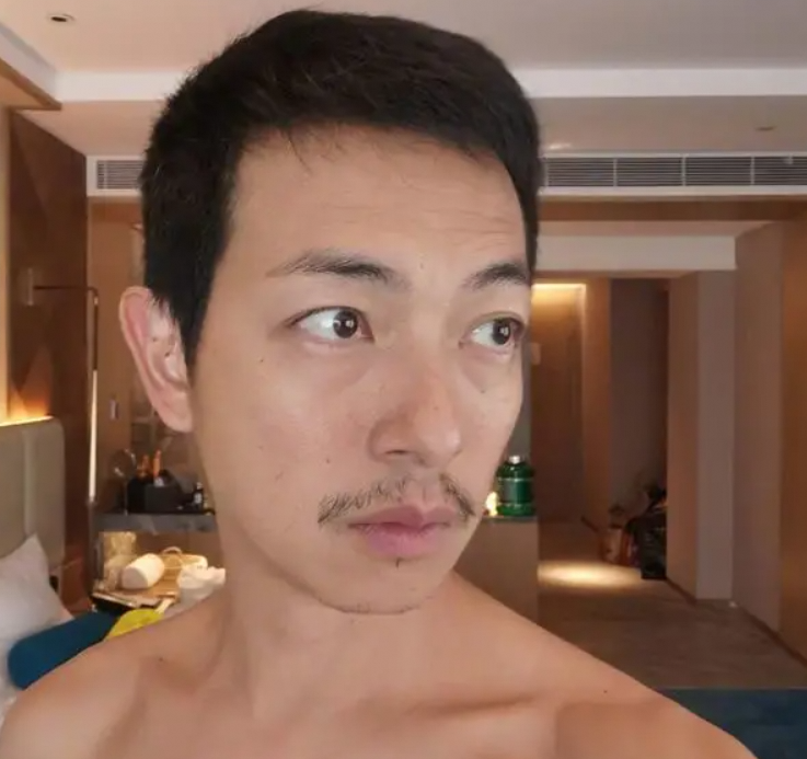 香港男星梁竞徽财困，好友22万无息援助