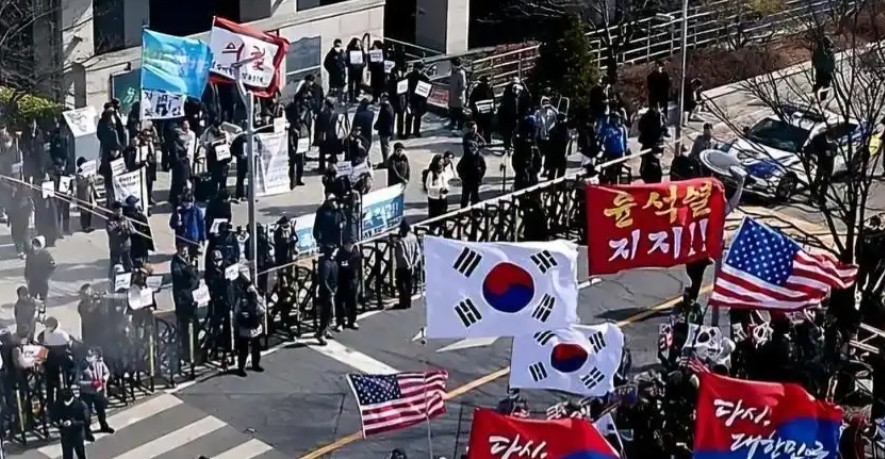 近日韩国到处反华游行，中国到底对韩国做了什么？在韩中国人描述道：这些日子的现象
