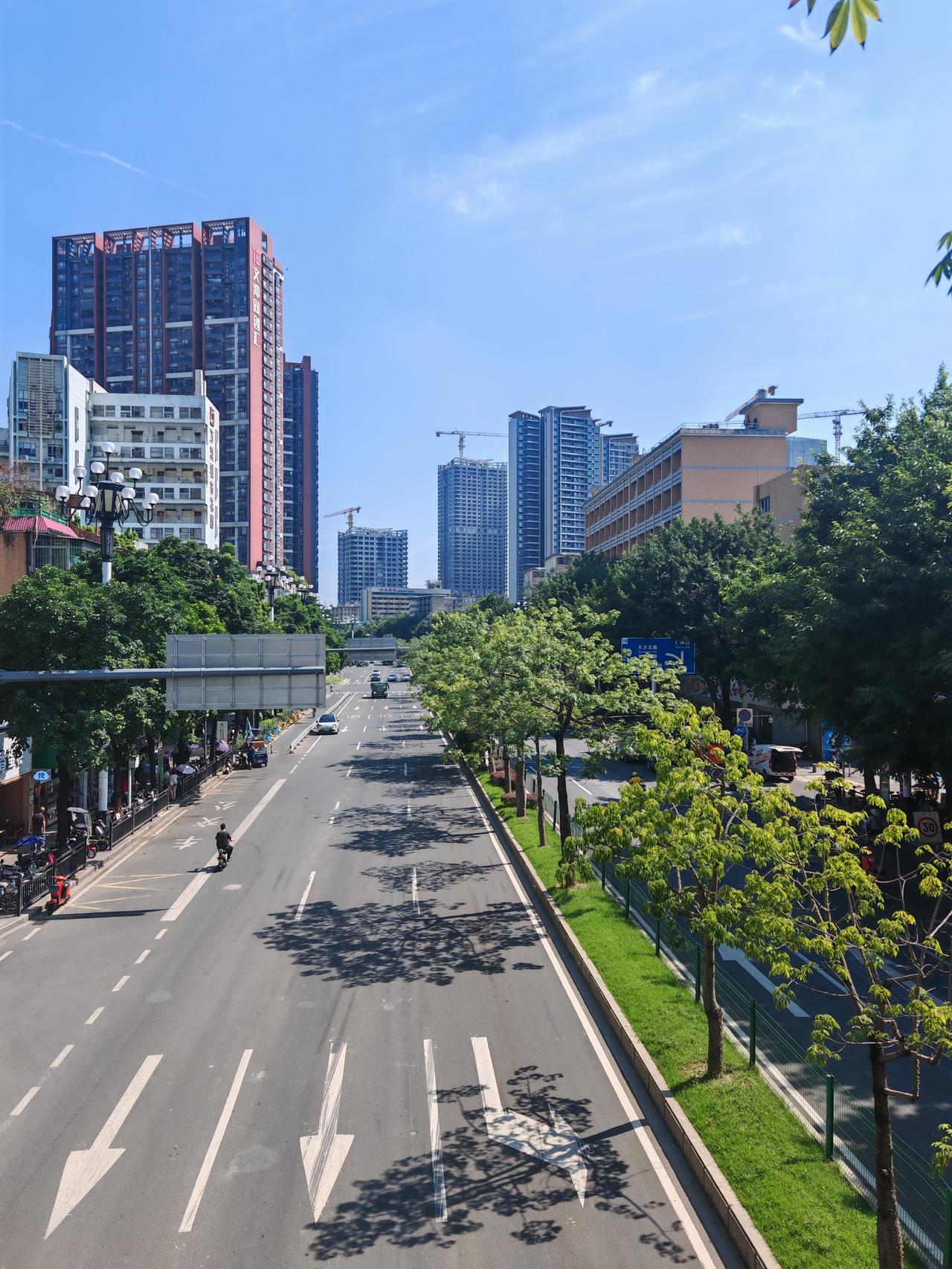 黄埔区城中村拆迁改造标杆就是文冲，现在文冲的回迁房、商品房都已经盖完，沃尔玛对面