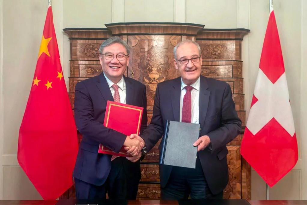中国给瑞士送了一份大礼，几乎所有瑞士出口商品都将享受零关税待遇。中瑞自贸协定升级