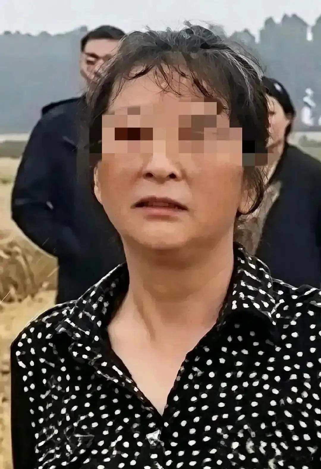 这位大妈是襄阳人民的功臣，襄阳政府应该嘉奖，仅仅一天时间，你就让全国各地的网友都