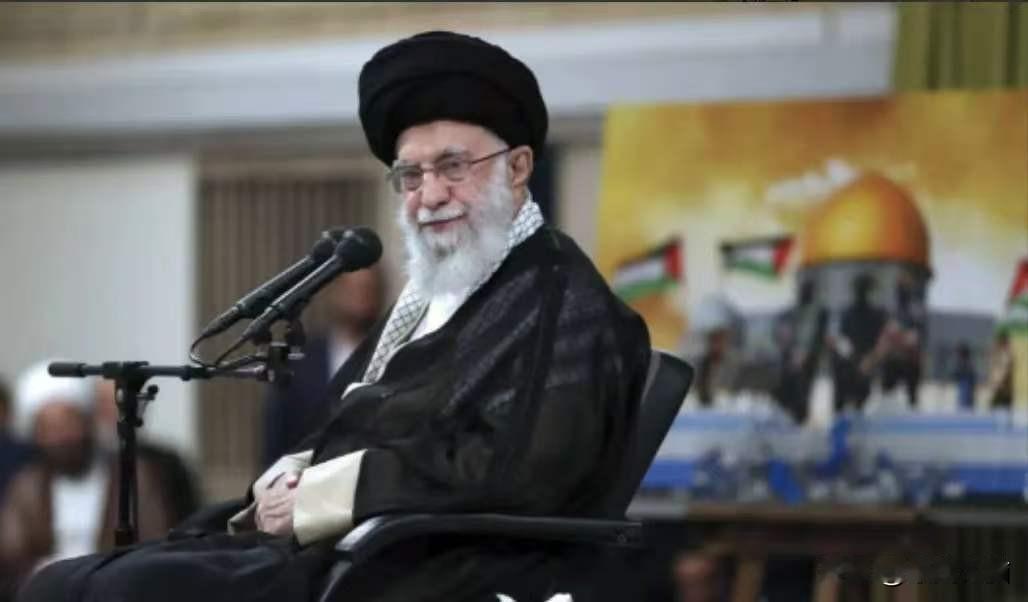 气笑了！美军第二艘航母还没到，哈梅内伊就开始“自罚三杯”：1、愿意进行和谈；2、