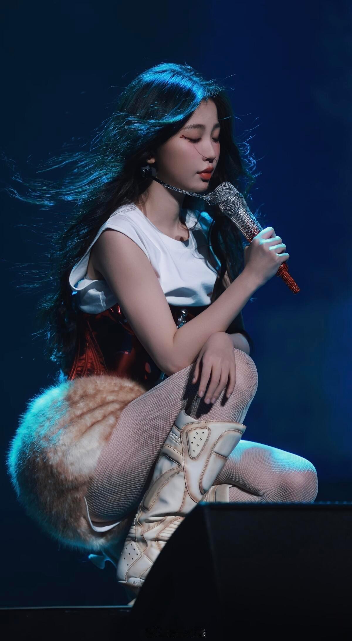 宝宝腿上是练舞的淤青嘛