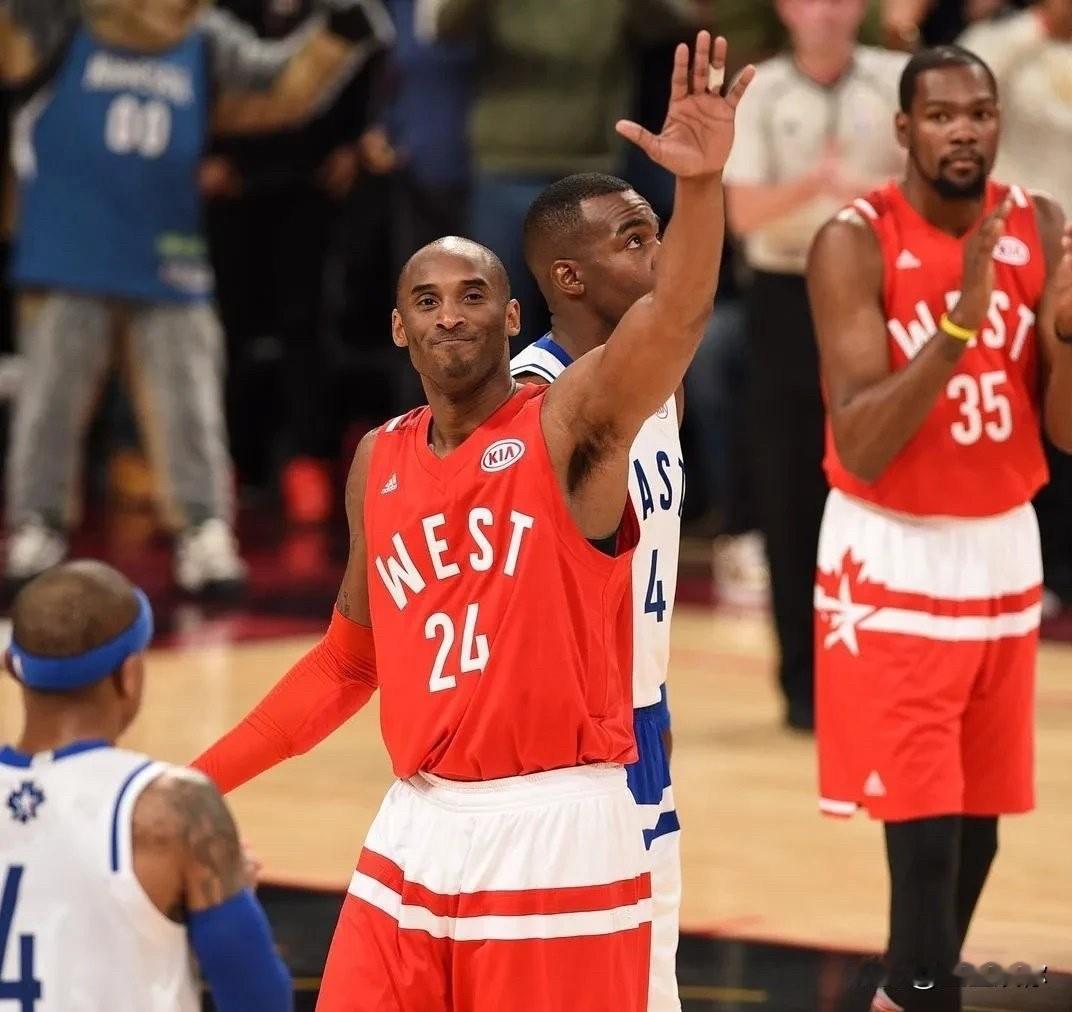 乔丹和科比有很多共同的特点，把自己的一生最强的自己奉献给洛杉矶和芝加哥，都是那种