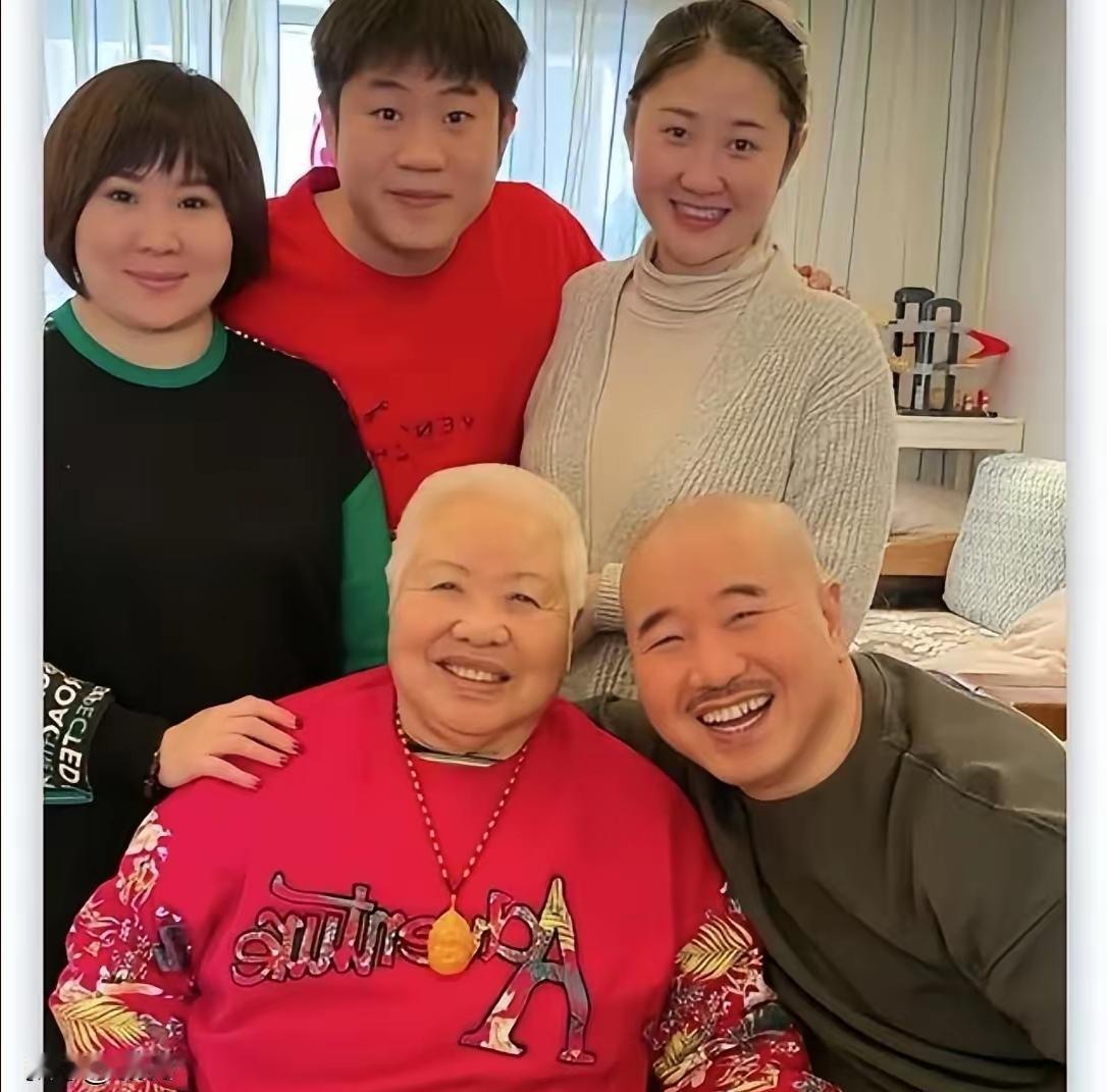 有点替王亮担心，你说你惹谁不好。偏偏惹你后妈，你爸爸听谁的还不是听媳妇的。和你后