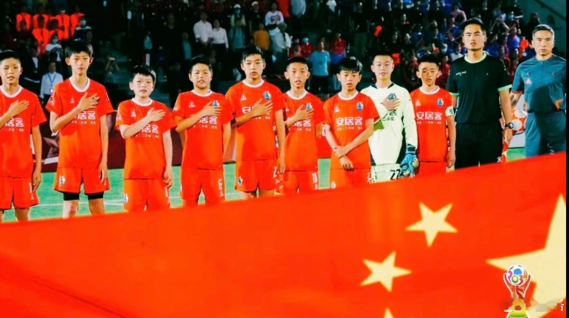 2021年首届2034杯总决赛揭幕战，中国足球小将首发9人。请问：有几人出现