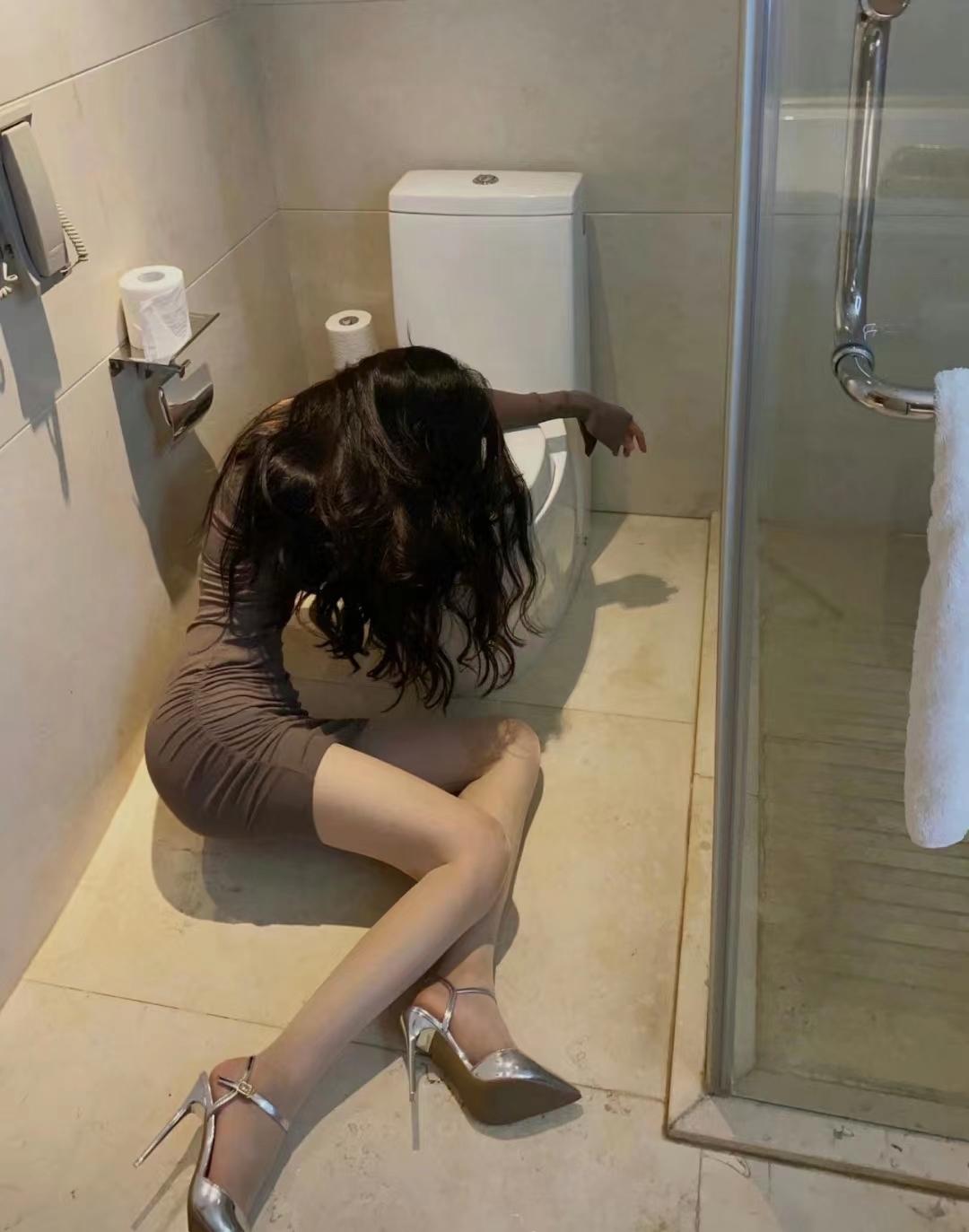 洗手间还有个电话，还挺人性化的。[？？？][？？？][？？？]