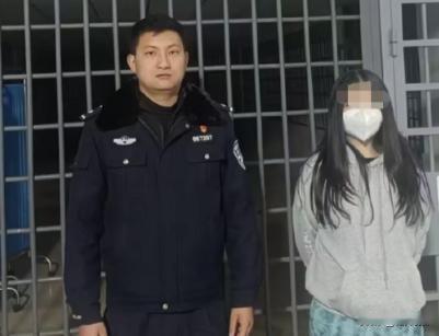 太冲动！四川西昌，一女子陪朋友到医院看病，结果挂号排队时发现医生先给重症病人诊治