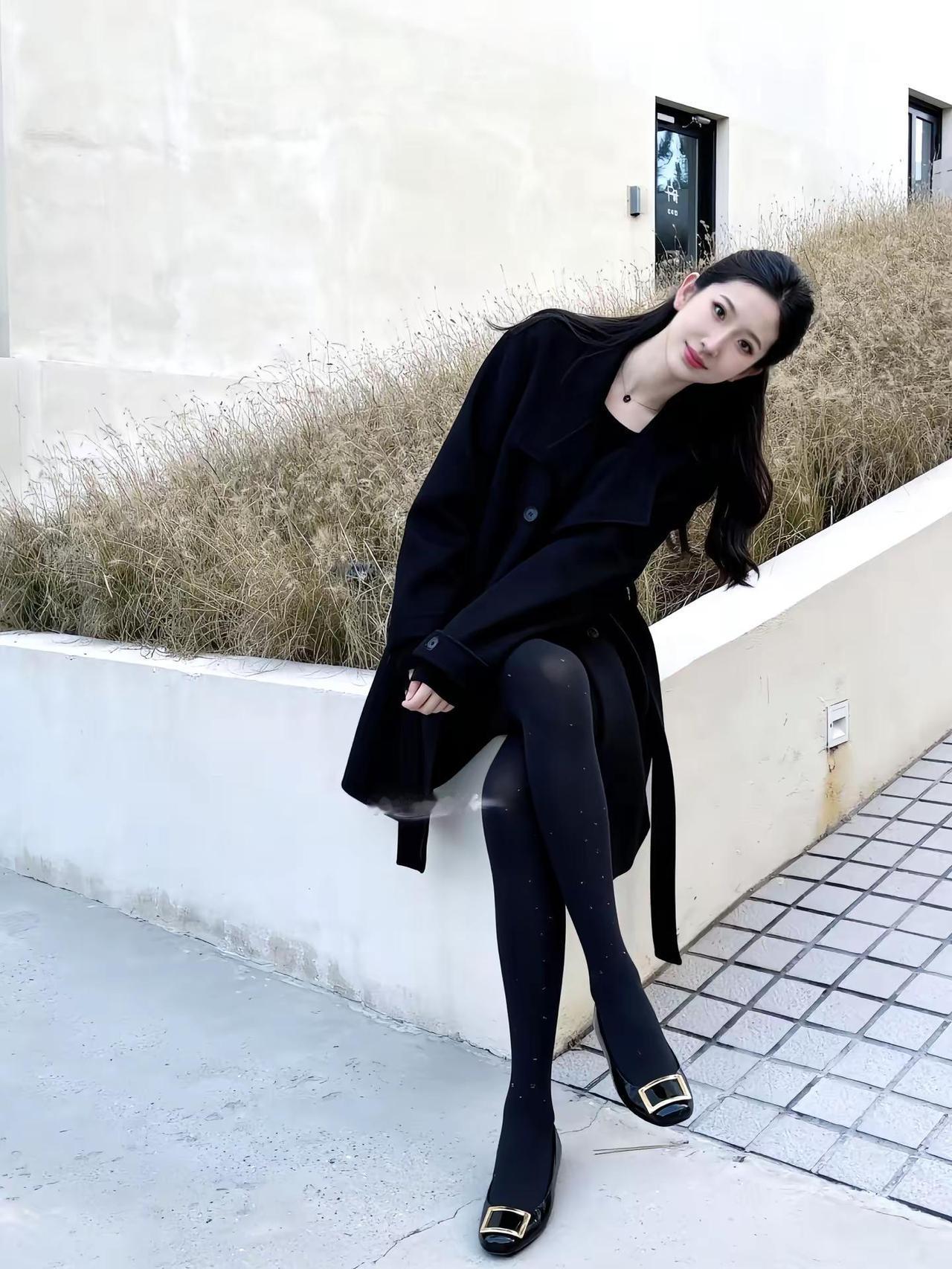 余生漫卷如扉页，与你同题到剧终发点库存温柔小茉的穿搭