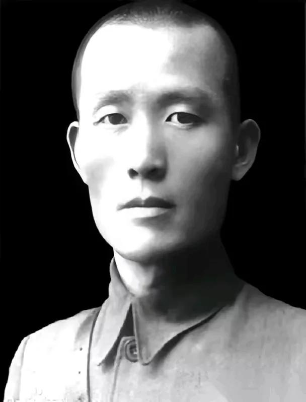 刷到这个故事，后劲太大了。一个我方的王牌，接替吴石的人，在整个情报网马上要被连