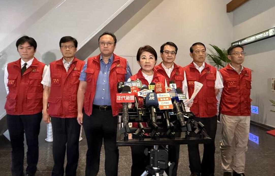 没想到，卢秀燕自称“妈妈”，反被绿营批斗！说白了，执政者应该当公仆才对，现在