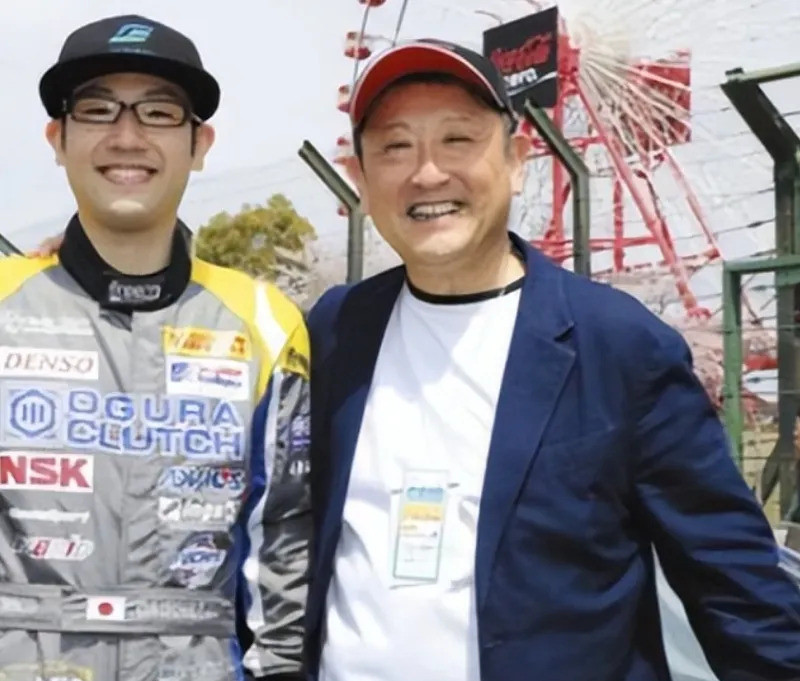 丰田家族的继承之路丰田章男作为丰田集团的继承人，曾为家族