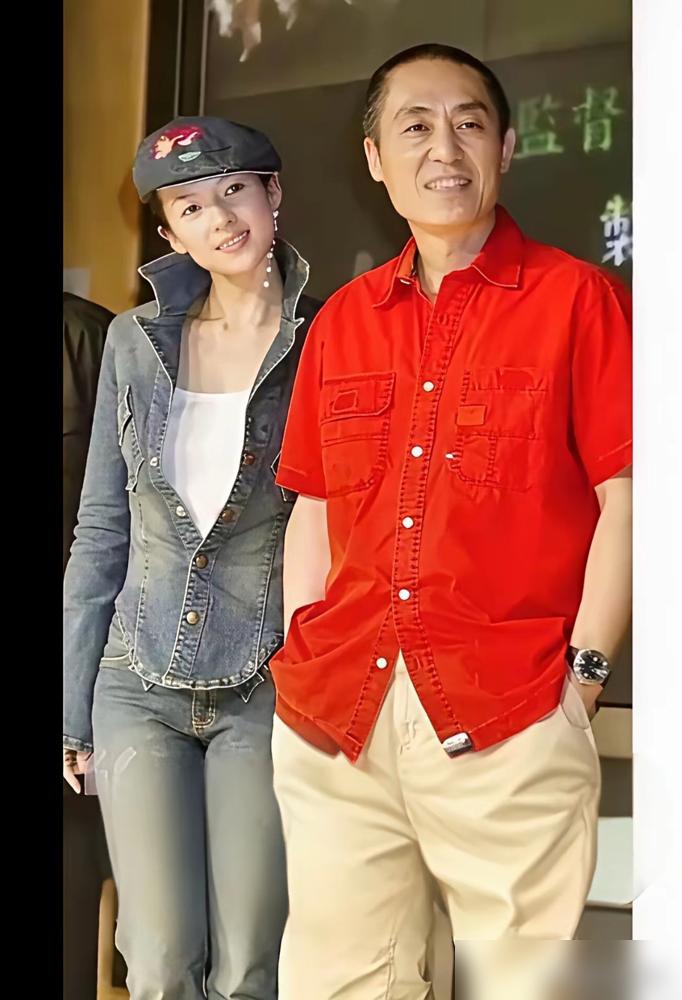 别再吹什么伯乐与千里马了。那张2003年的合影，根本不是师徒温情，而是一份无