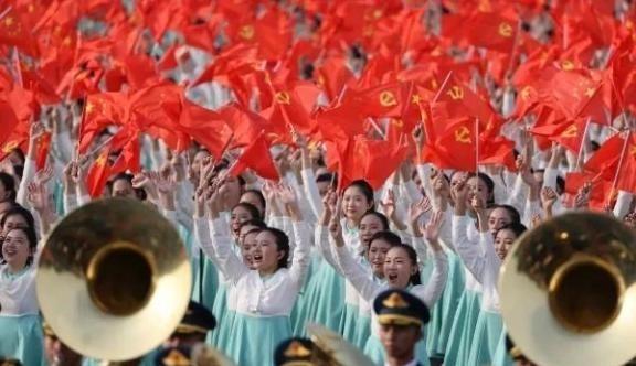 目前中国最棘手的两大难题，压根不是台海博弈、中美较量，也不是中日摩擦、负债压力，