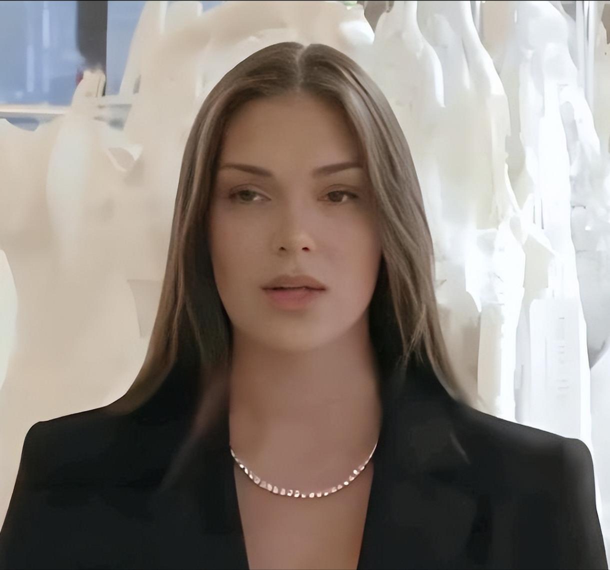 这就是公开辱华的后果！取消冠军头衔只是开始，职业生涯也全毁了2025年11月