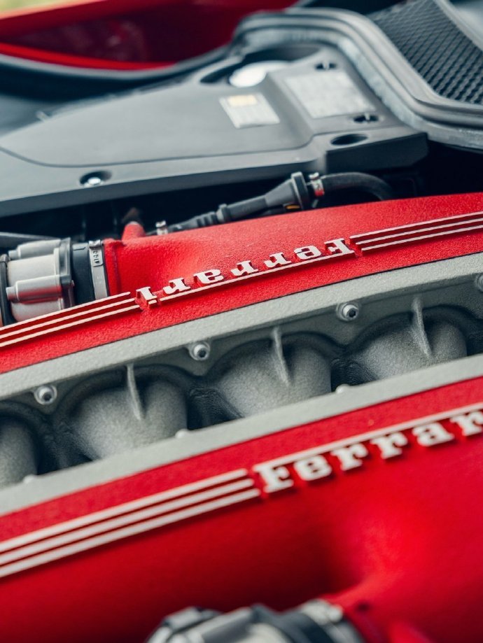 FerrariF12Berlinetta｜法拉利，堪称V12自然吸气