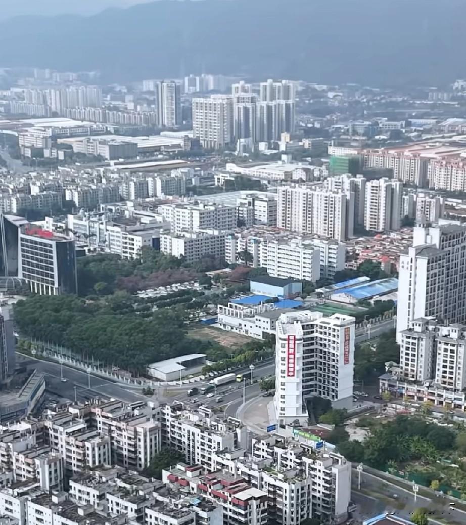 广东省肇庆市9村划归佛山市管理，行政区划调整又有消息了广州日报消息，10月31