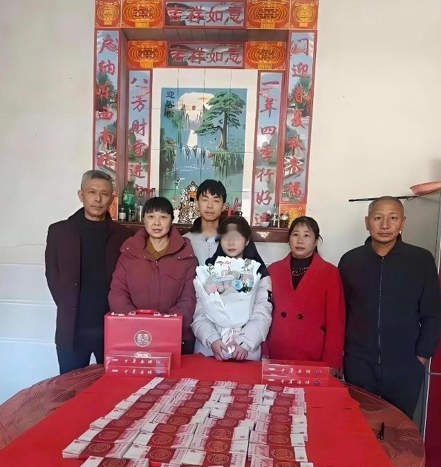 这婚定的，没有一个人是开心的。
