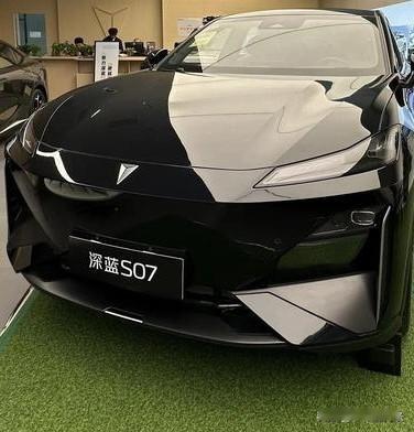 全球十大汽车集团:10、吉利集团(中国)9、铃木集团(日本)8、本田集团