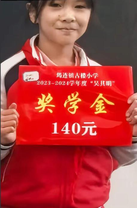 没有对比就没有伤害！黑人盆友笑的露出了洁白的牙齿！没有万？那就是块？不对