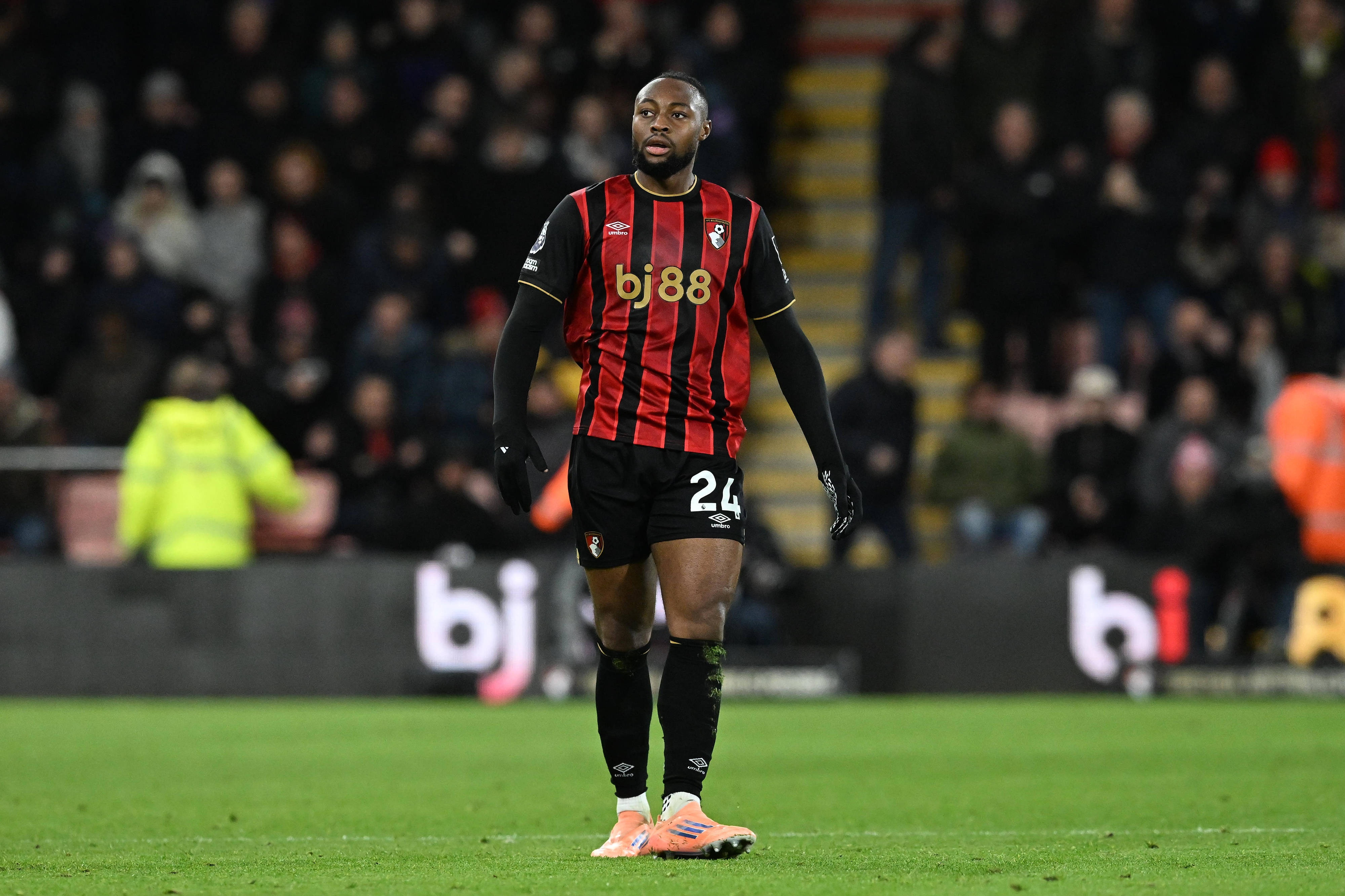 卫报: 塞梅尼奥将和曼城签约5年, 基本周薪15万镑+奖金