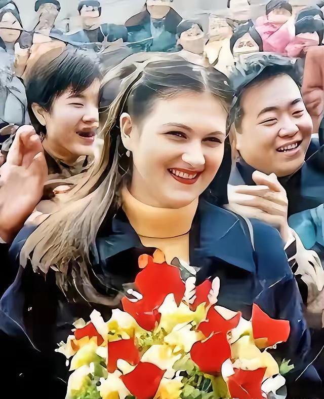 泪目！23岁乌克兰女子，远嫁给河南穷小伙，婚姻8年，生下3个儿子，都上了乌克兰国