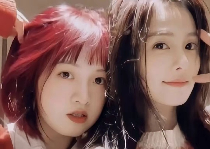 白鹿给闺蜜呵呵买车白鹿带闺蜜暴富后，网友羡慕发问：“你还缺小助理吗？”白鹿坦言