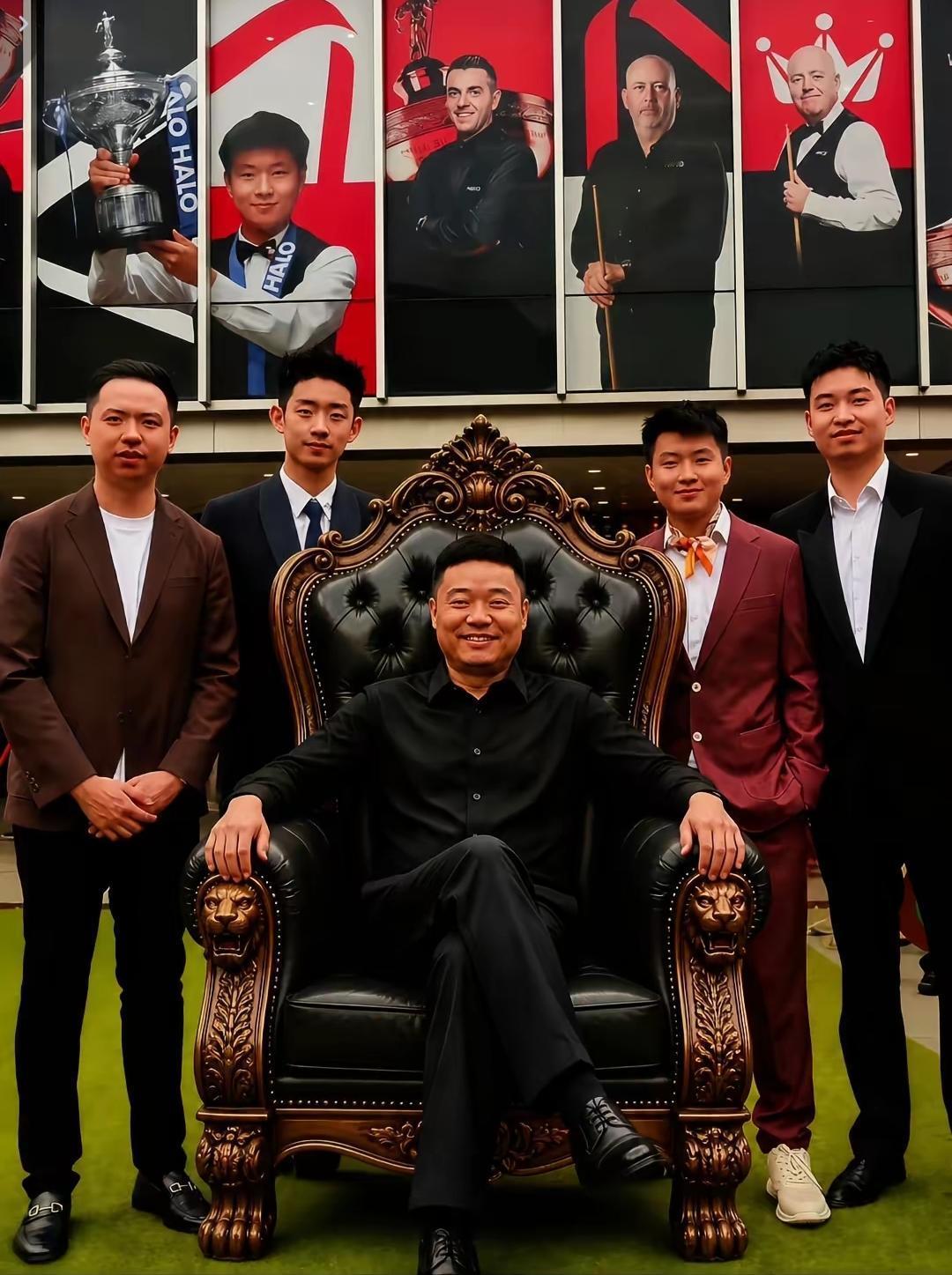 吴宜泽世界赛夺冠赛后为什么都先感谢丁俊晖一查惊呆了！鲜为人知的是，丁俊晖在斯诺克