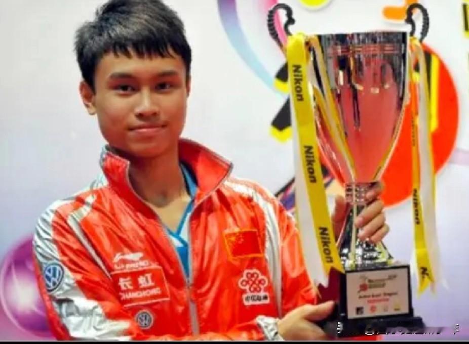 新加坡大满贯赛如火如荼，热闹非凡，今天进行单打1/16决赛，重点关注周启豪同科顿