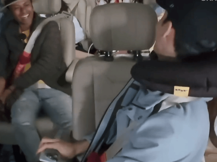 龚俊你们这是危言耸听龚俊你小子可真是“一肚子坏水”呀又对着那姐贴脸