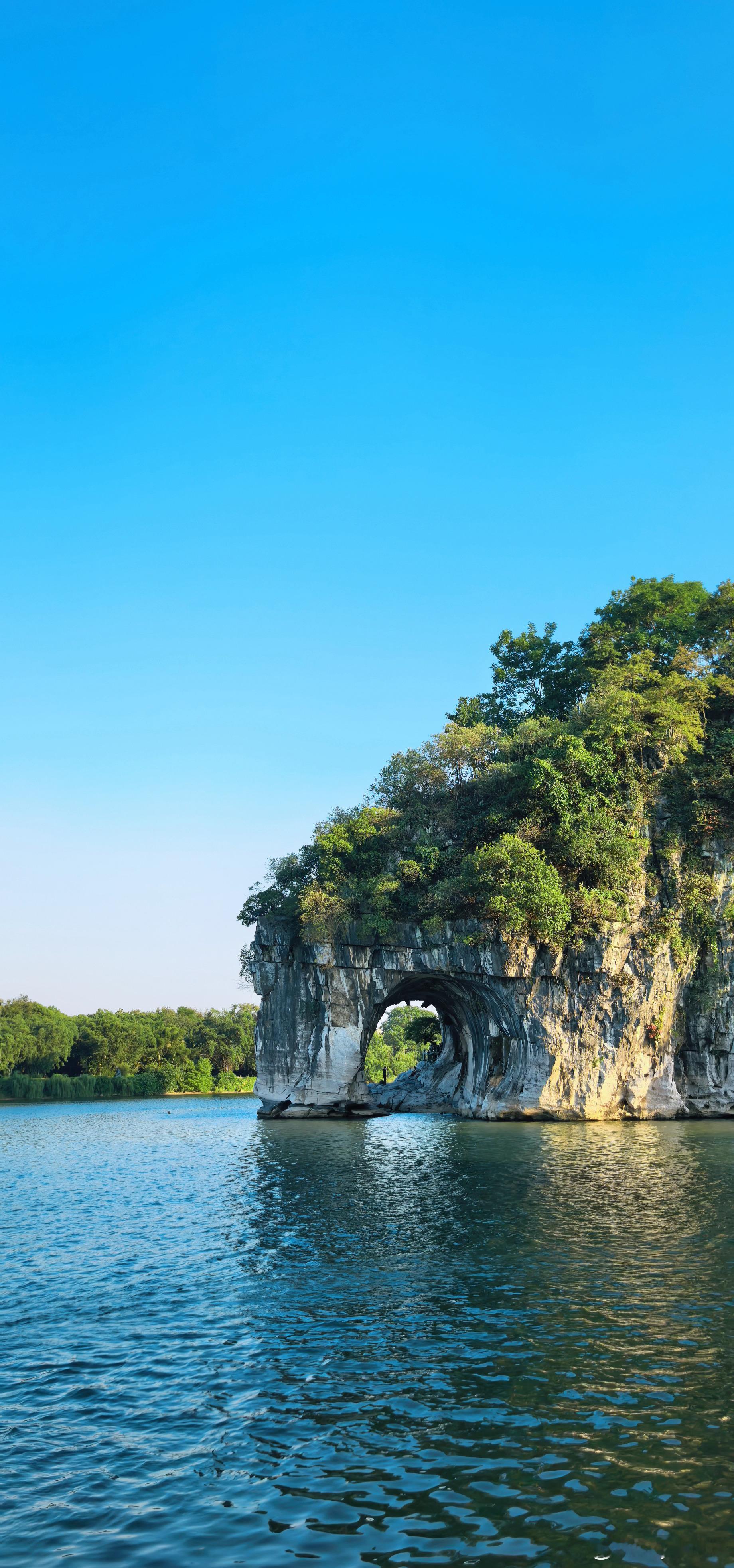 cv天空亲爱的天空空：桂林山水甲天下，阳朔山水甲桂林古人诚不欺我，我喜