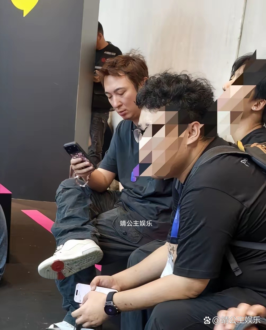 王思聪现身德国科隆游戏展，一身穿搭十分朴素，有钱有闲，真让人羡慕啊​​​