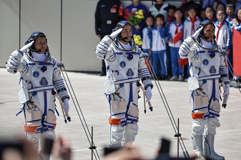 不会有“神二十二乘组”了，这背后是一场跌宕起伏的太空应急大考。2025年11